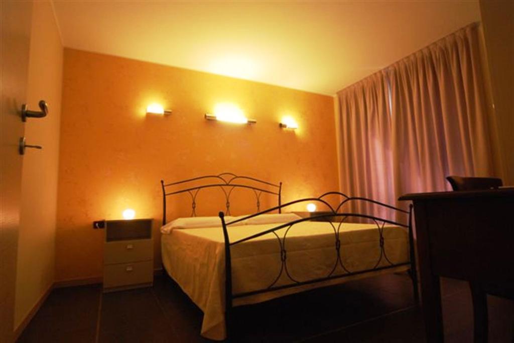 Residence & Suites Solaf Bonate di Sopra Quarto foto